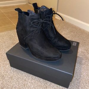 Eileen Fisher Laugh Flatform Bootie in Suede SZ 10